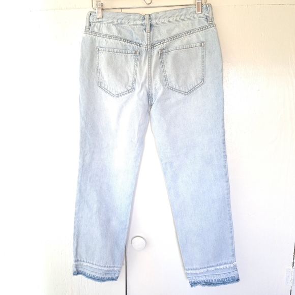 WE THE FREE Straight Leg Light Wash Cropped Button-Fly Double Frayed Hem SZ 26 - Picture 10 of 11